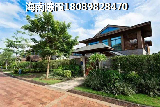 海南海口市海口有温暖纯净的空气：在北方冬天开始变得寒冷的时候，我们普通人没有什么问题，但是老人呼吸系统适应能力下降，很多老人不断患上外感，有的人甚至因为外感引起更加严重的反应，比如心肺功能出现问题。所以，到了海口，温暖的空气，让老人减少了这种压力。